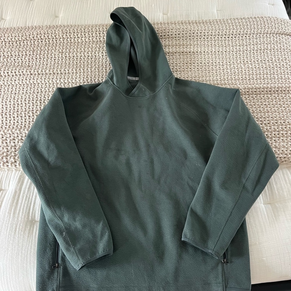 Lululemon men’s green pattern hoodie